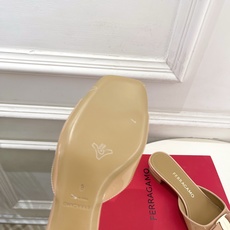 Ferragamo|菲拉格慕26𝐬𝐬2026春夏新品经典蝴蝶结粗方头跟拖鞋 火爆上新! 这鞋绝对是黑马 Ferragamo|菲拉格慕26𝐬𝐬2026春夏新品经典蝴蝶结粗方头跟拖鞋 火爆上新! 这鞋绝对是黑马