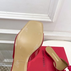 Ferragamo|菲拉格慕26𝐬𝐬2026春夏新品经典蝴蝶结粗方头跟拖鞋 火爆上新! 这鞋绝对是黑马 Ferragamo|菲拉格慕26𝐬𝐬2026春夏新品经典蝴蝶结粗方头跟拖鞋 火爆上新! 这鞋绝对是黑马