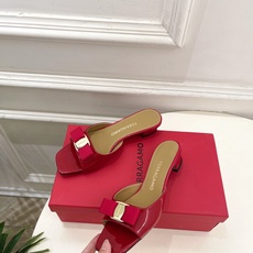 Ferragamo|菲拉格慕26𝐬𝐬2026春夏新品经典蝴蝶结粗方头跟拖鞋 火爆上新! 这鞋绝对是黑马 Ferragamo|菲拉格慕26𝐬𝐬2026春夏新品经典蝴蝶结粗方头跟拖鞋 火爆上新! 这鞋绝对是黑马