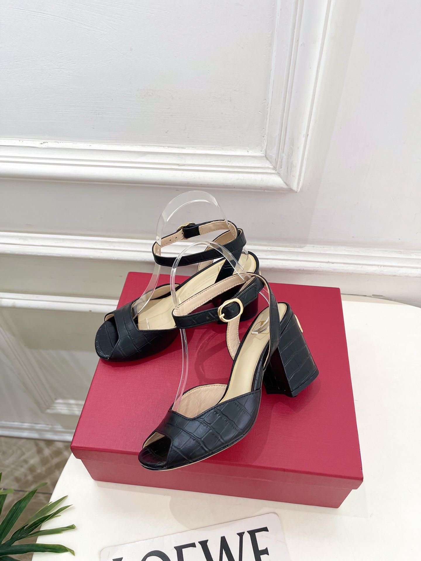 Valentino 华伦天奴 26𝐬𝐬2026春夏新品鱼嘴粗跟高跟凉鞋 上新☑️————————————