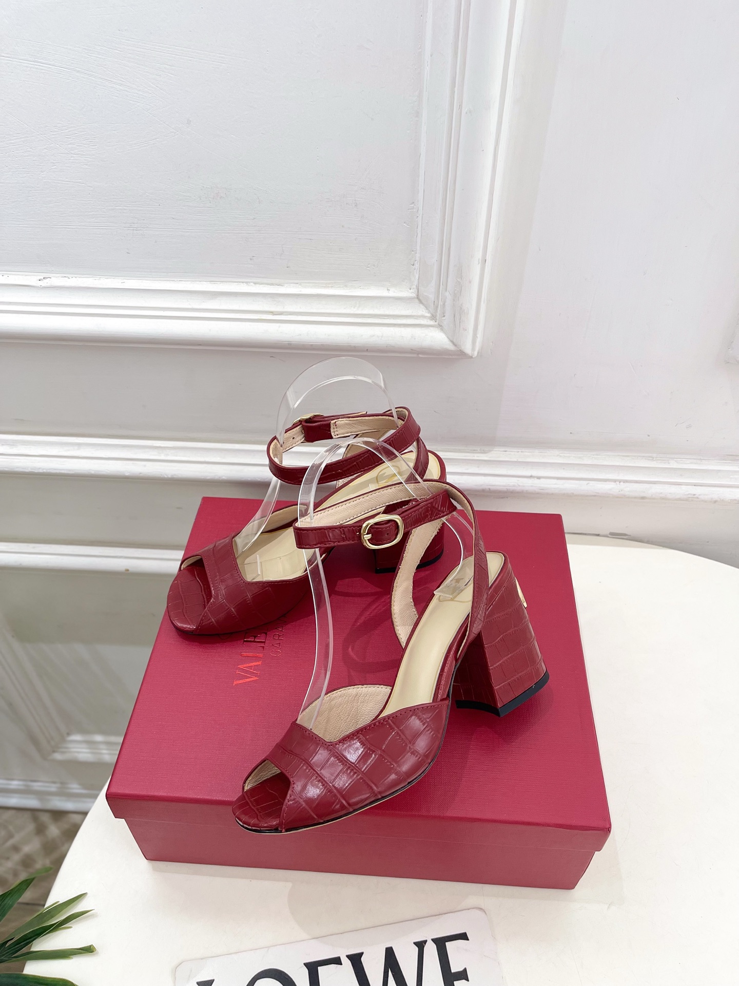 Valentino 华伦天奴 26𝐬𝐬2026春夏新品鱼嘴粗跟高跟凉鞋 上新☑️————————————