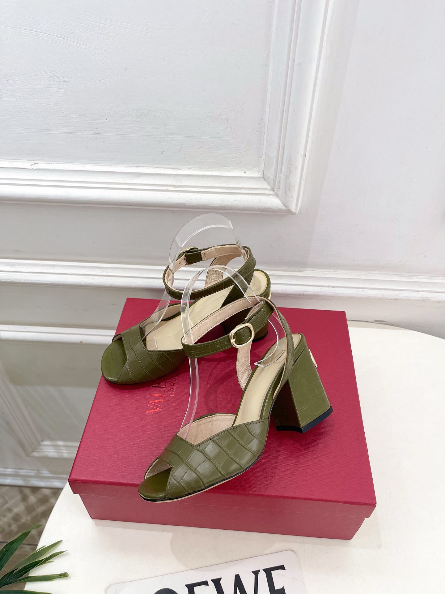 Valentino 华伦天奴 26𝐬𝐬2026春夏新品鱼嘴粗跟高跟凉鞋 上新☑️————————————
