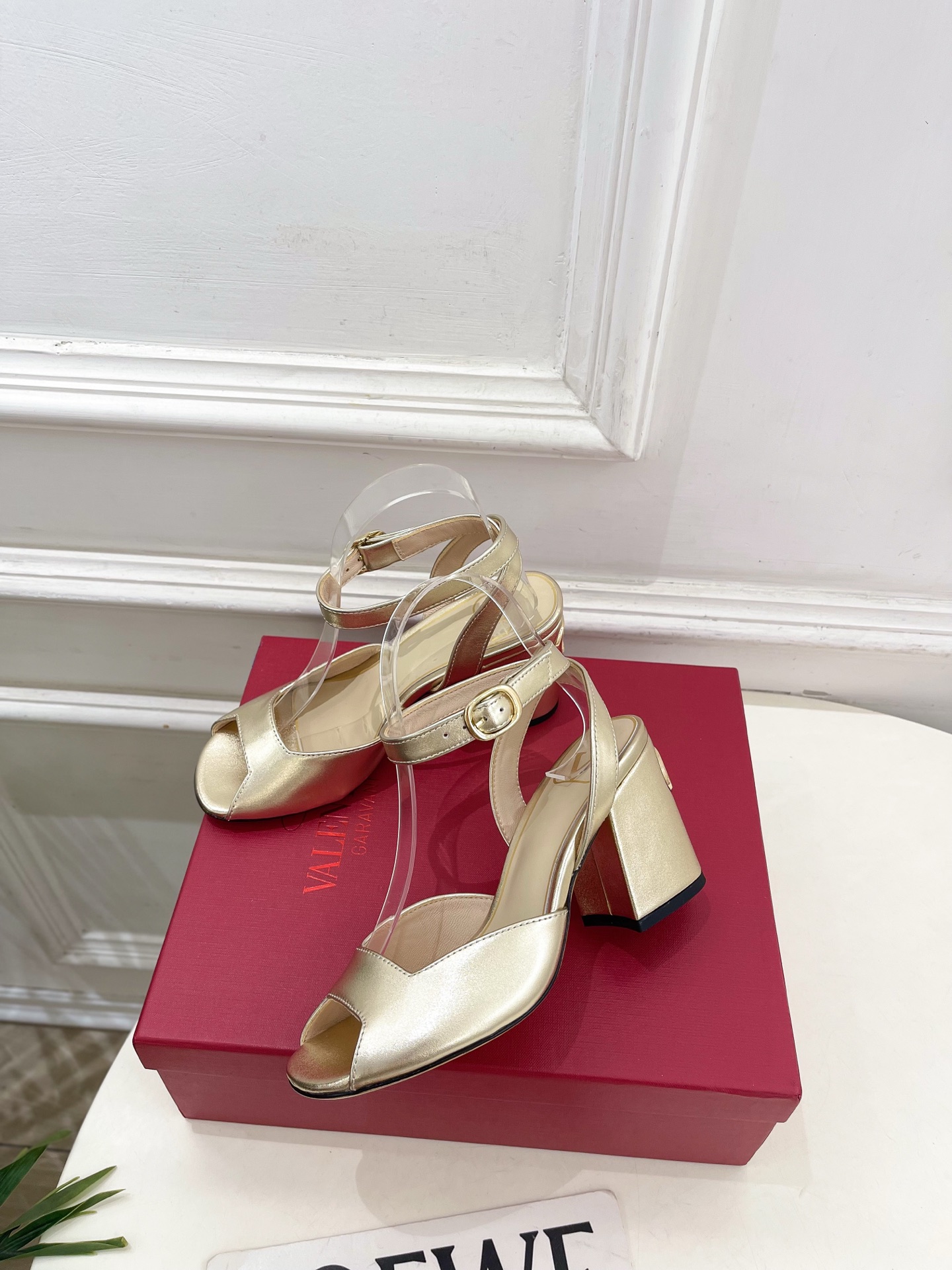 Valentino 华伦天奴 26𝐬𝐬2026春夏新品鱼嘴粗跟高跟凉鞋 上新☑️————————————