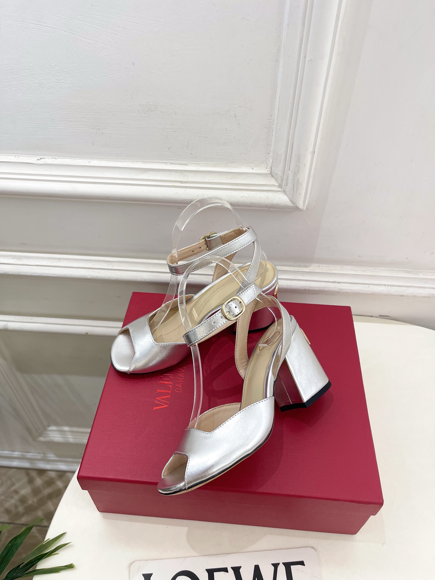 Valentino 华伦天奴 26𝐬𝐬2026春夏新品鱼嘴粗跟高跟凉鞋 上新☑️————————————