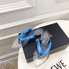 ALAÏA 阿莱亚26𝐬𝐬 2026春夏新品 秀场同款 最新果冻透明底夹胶人字拖鞋—————————A ALAÏA 阿莱亚26𝐬𝐬 2026春夏新品 秀场同款 最新果冻透明底夹胶人字拖鞋—————————A