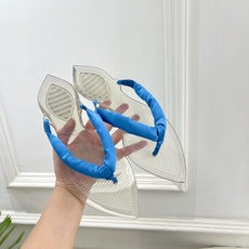 ALAÏA 阿莱亚26𝐬𝐬 2026春夏新品 秀场同款 最新果冻透明底夹胶人字拖鞋—————————A ALAÏA 阿莱亚26𝐬𝐬 2026春夏新品 秀场同款 最新果冻透明底夹胶人字拖鞋—————————A