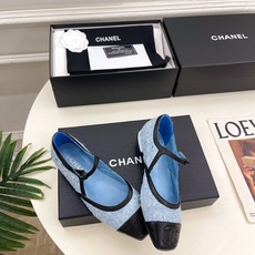 𝐂𝐇𝐀𝐍𝐄𝐋 | 小香 26𝐬𝐬 🦋2026 春夏新品 专柜经典走秀款 小香双C拼色平底玛丽珍鞋 𝐂𝐇𝐀𝐍𝐄𝐋 | 小香 26𝐬𝐬 🦋2026 春夏新品 专柜经典走秀款 小香双C拼色平底玛丽珍鞋