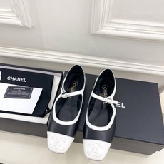 𝐂𝐇𝐀𝐍𝐄𝐋 | 小香 26𝐬𝐬 🦋2026 春夏新品 专柜经典走秀款 小香双C拼色平底玛丽珍鞋 𝐂𝐇𝐀𝐍𝐄𝐋 | 小香 26𝐬𝐬 🦋2026 春夏新品 专柜经典走秀款 小香双C拼色平底玛丽珍鞋