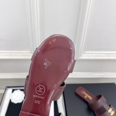 𝐂𝐇𝐀𝐍𝐄𝐋 | 小香 26𝐬𝐬 🦋2026 春夏新品 专柜经典走秀款 小香双C镂空罗马平底拖鞋 𝐂𝐇𝐀𝐍𝐄𝐋 | 小香 26𝐬𝐬 🦋2026 春夏新品 专柜经典走秀款 小香双C镂空罗马平底拖鞋