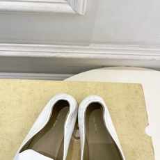 The row 2026春夏新品 TR极简平底乐福鞋—————————作为这两年最受欢迎的设计师牌,设计 The row 2026春夏新品 TR极简平底乐福鞋—————————作为这两年最受欢迎的设计师牌,设计
