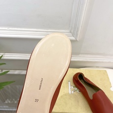 The row 2026春夏新品 TR极简平底乐福鞋—————————作为这两年最受欢迎的设计师牌,设计 The row 2026春夏新品 TR极简平底乐福鞋—————————作为这两年最受欢迎的设计师牌,设计