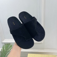 The row 2026春夏新品 TR极简休闲夹趾拖鞋—————————作为这两年最受欢迎的设计师牌,设 The row 2026春夏新品 TR极简休闲夹趾拖鞋—————————作为这两年最受欢迎的设计师牌,设