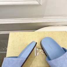 The row 2026春夏新品 TR极简休闲夹趾拖鞋—————————作为这两年最受欢迎的设计师牌,设 The row 2026春夏新品 TR极简休闲夹趾拖鞋—————————作为这两年最受欢迎的设计师牌,设