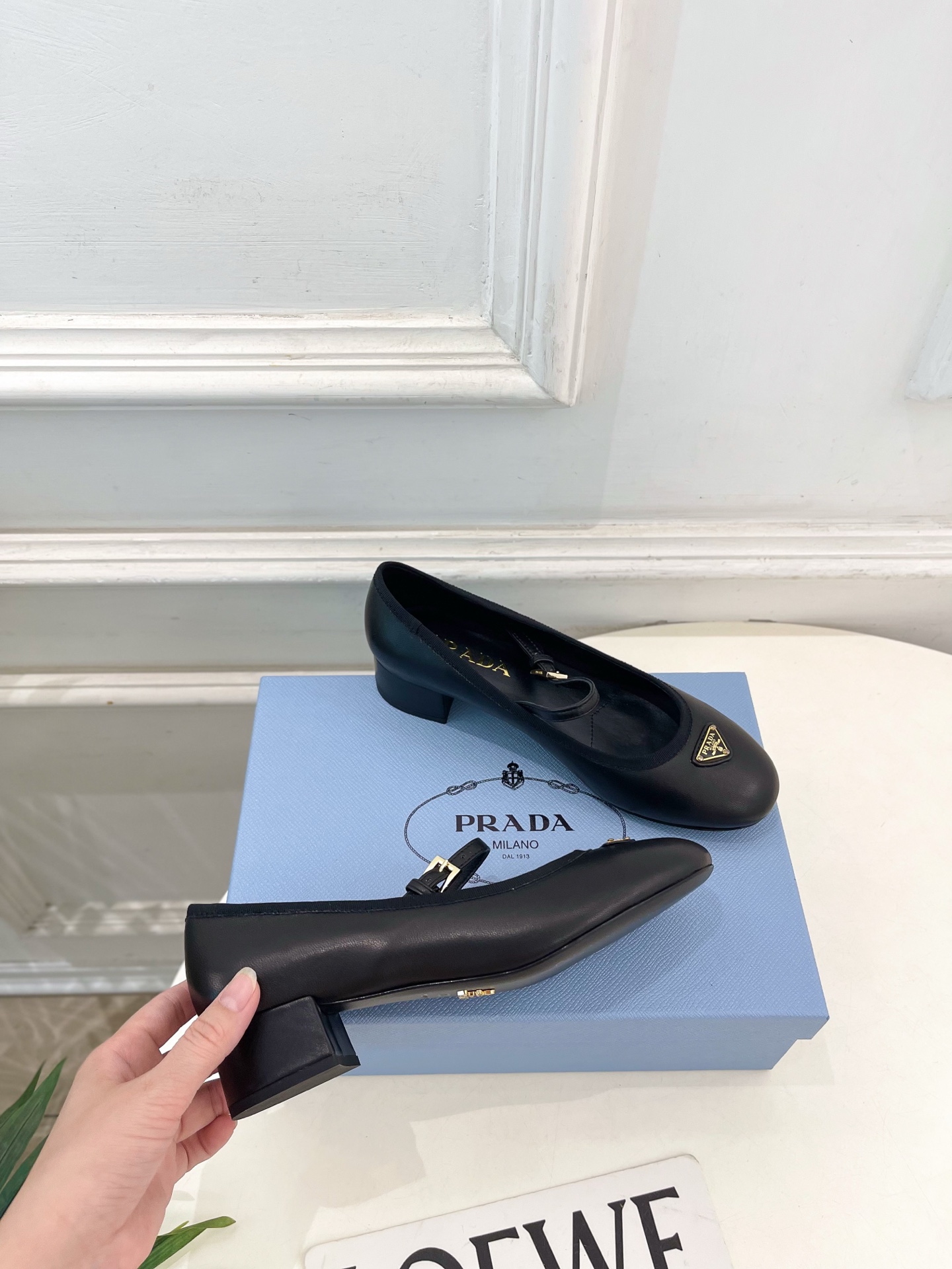 PRADA 普拉达  26𝐬𝐬 🌈2026春夏新品 专柜走秀款 三角标玛丽珍粗跟芭蕾鞋 系列〰鞋面：原版