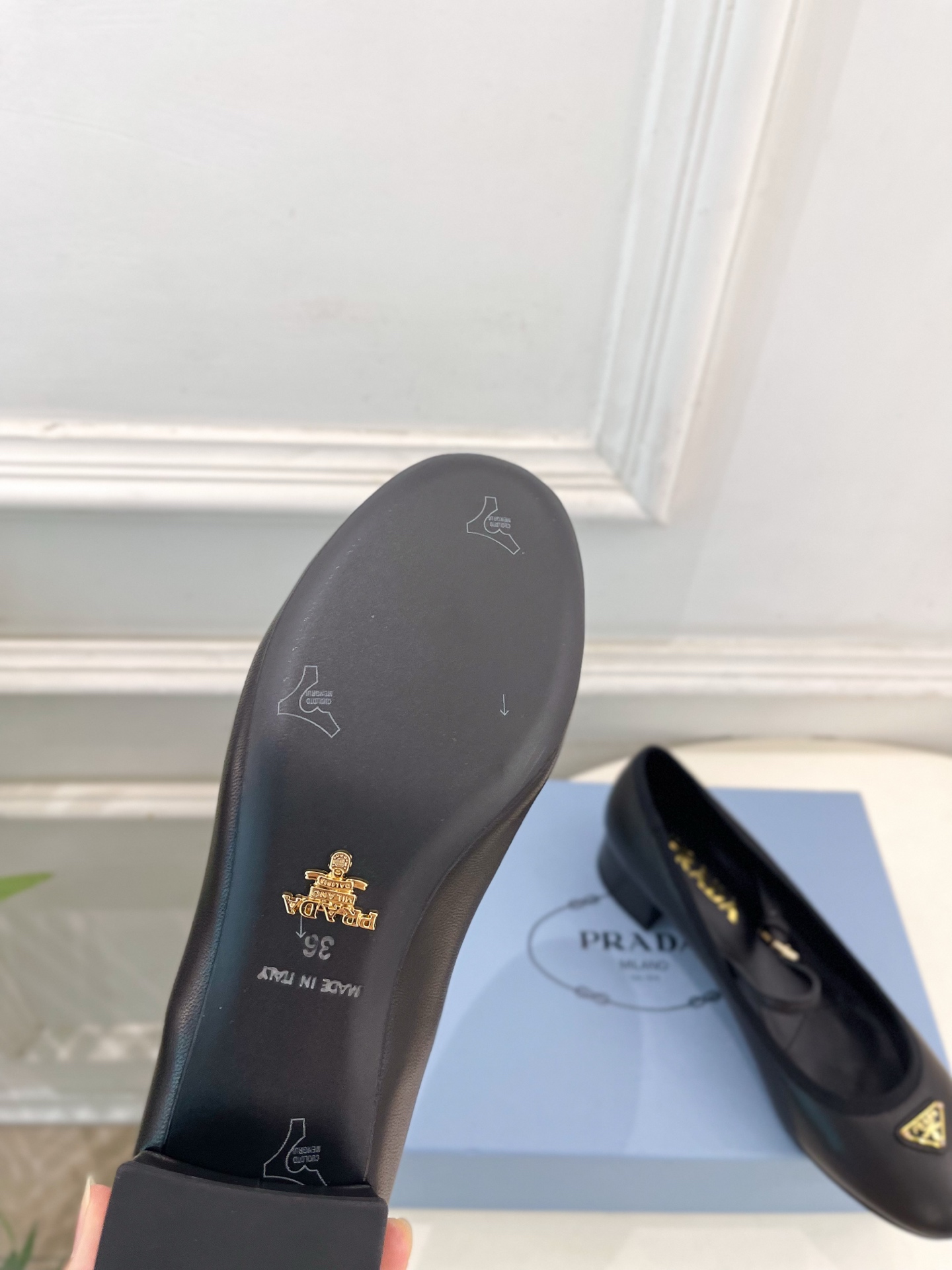 PRADA 普拉达  26𝐬𝐬 🌈2026春夏新品 专柜走秀款 三角标玛丽珍粗跟芭蕾鞋 系列〰鞋面：原版