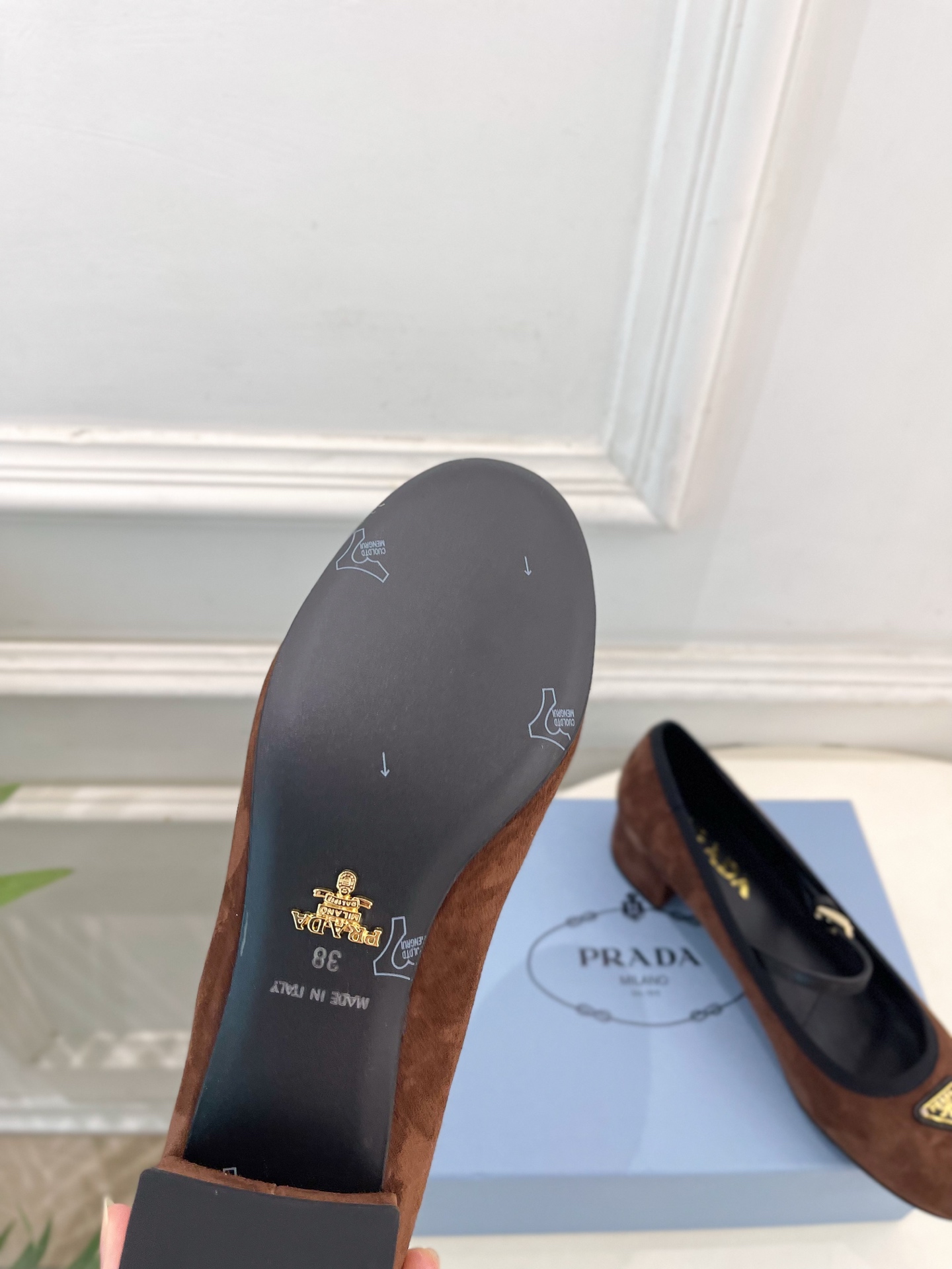 PRADA 普拉达  26𝐬𝐬 🌈2026春夏新品 专柜走秀款 三角标玛丽珍粗跟芭蕾鞋 系列〰鞋面：原版