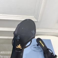 PRADA 普拉达 26𝐬𝐬 🌈2026春夏新品 专柜走秀款交叉带蝴蝶结高跟拖鞋 系列〰鞋面:原版高定 PRADA 普拉达 26𝐬𝐬 🌈2026春夏新品 专柜走秀款交叉带蝴蝶结高跟拖鞋 系列〰鞋面:原版高定