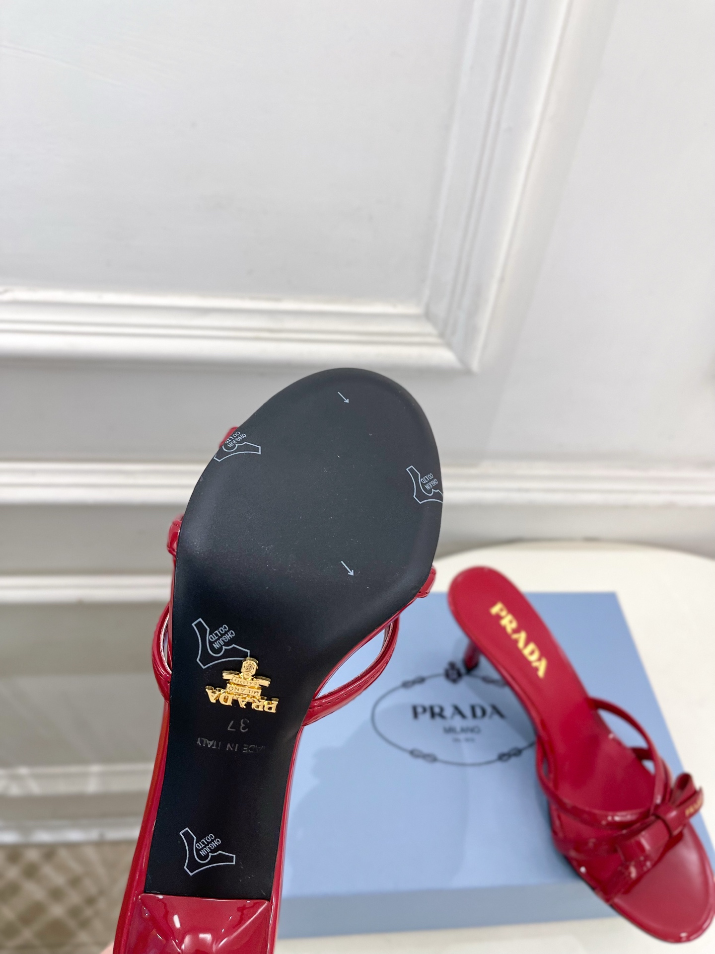 PRADA 普拉达  26𝐬𝐬 🌈2026春夏新品 专柜走秀款交叉带蝴蝶结高跟拖鞋 系列〰鞋面：原版高定