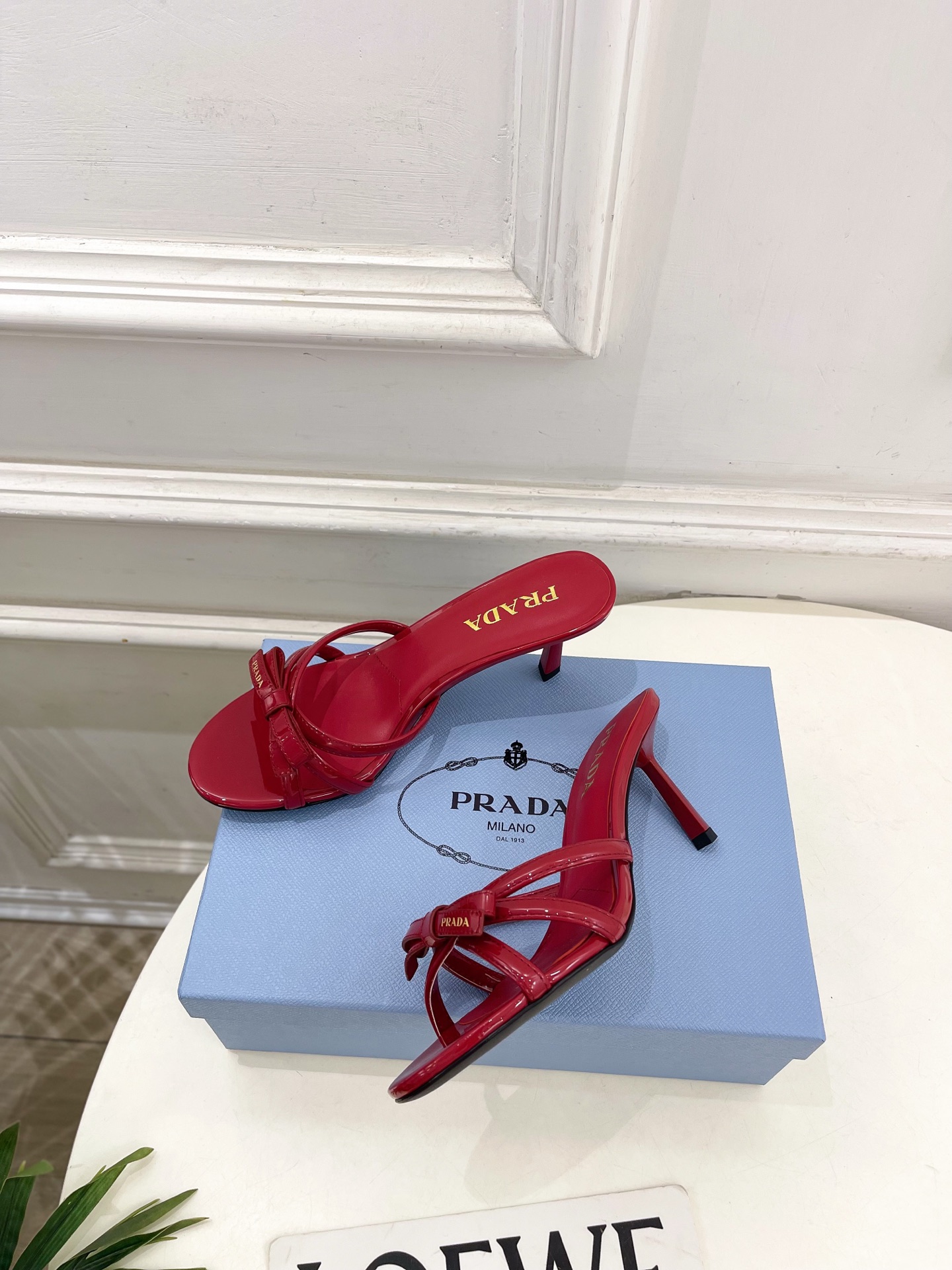 PRADA 普拉达  26𝐬𝐬 🌈2026春夏新品 专柜走秀款交叉带蝴蝶结高跟拖鞋 系列〰鞋面：原版高定
