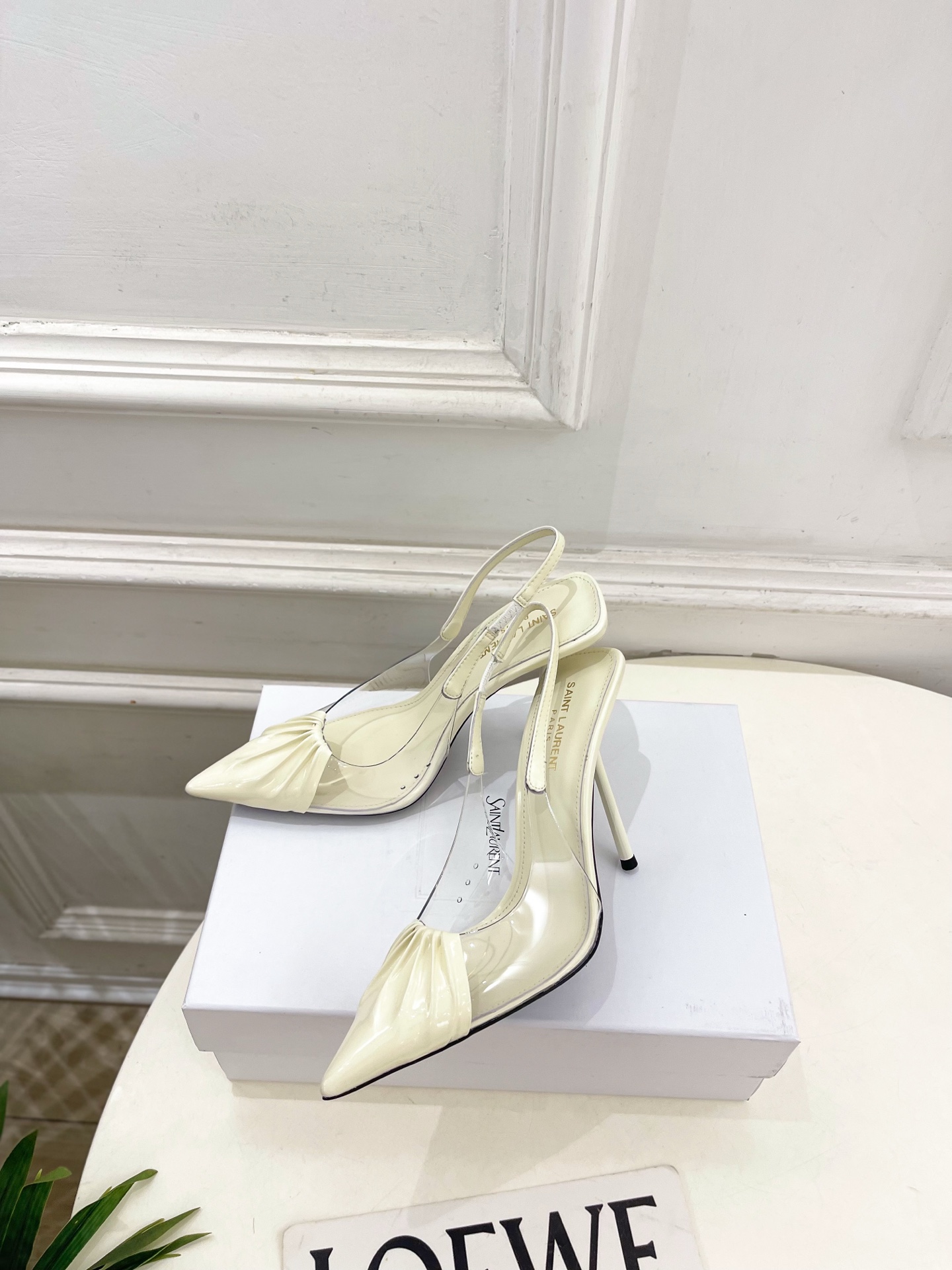 SAIN*LAURENT  圣罗兰 26𝐬𝐬2026春夏新品YSL胶片褶皱后空高跟凉鞋 上新☑️————