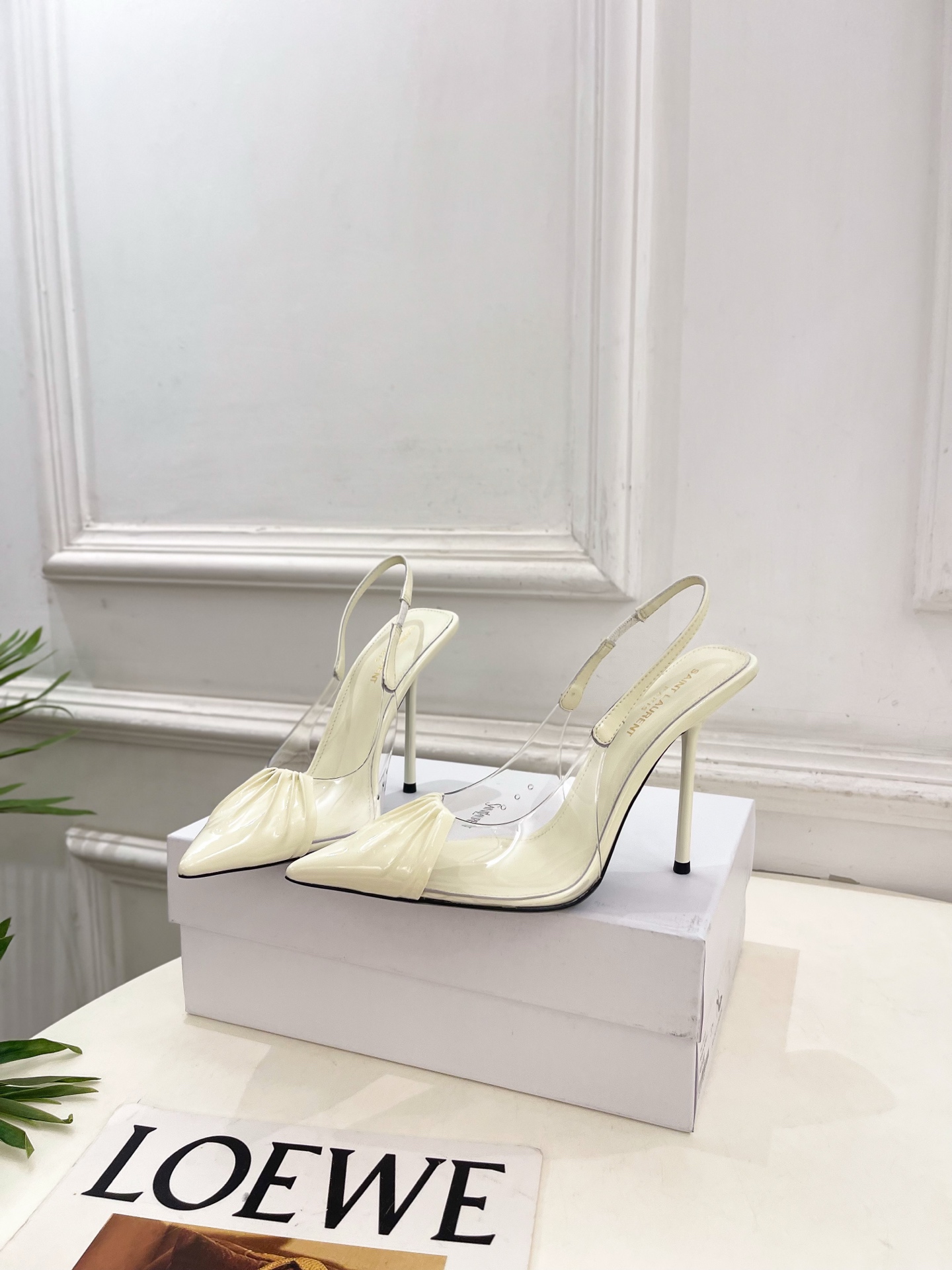 SAIN*LAURENT  圣罗兰 26𝐬𝐬2026春夏新品YSL胶片褶皱后空高跟凉鞋 上新☑️————