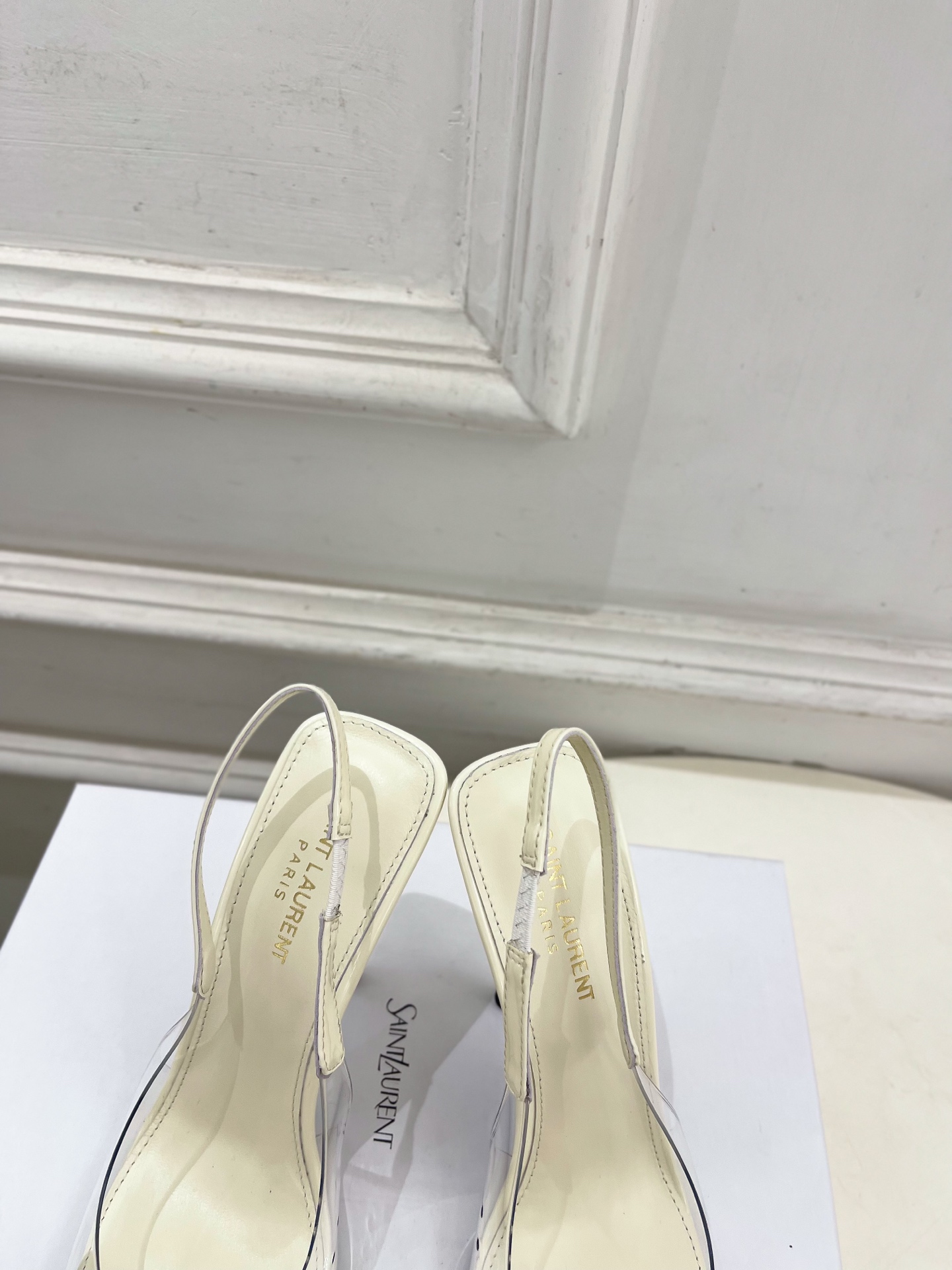 SAIN*LAURENT  圣罗兰 26𝐬𝐬2026春夏新品YSL胶片褶皱后空高跟凉鞋 上新☑️————