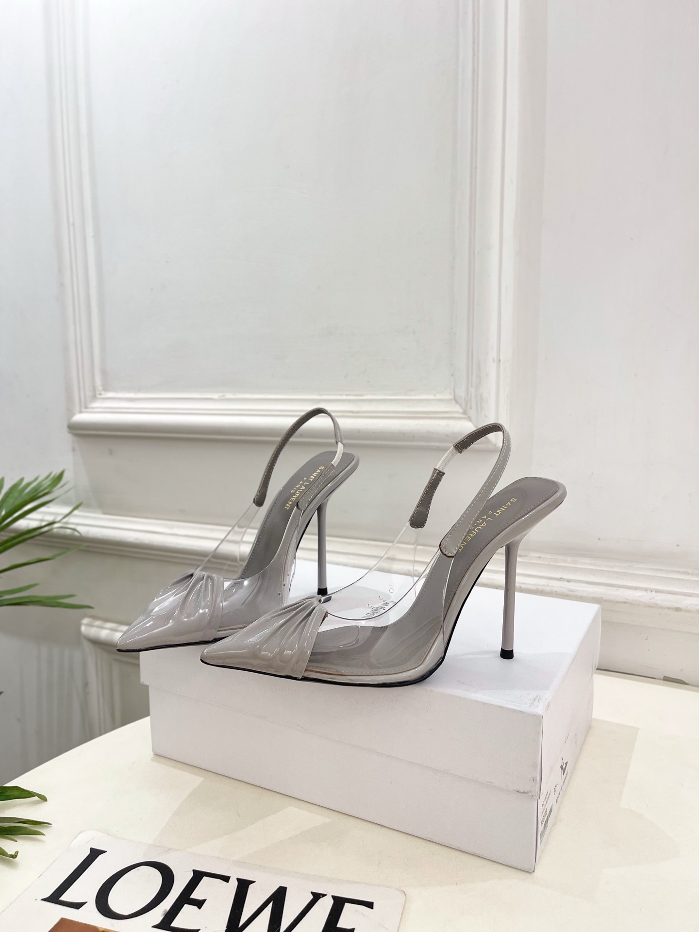 SAIN*LAURENT  圣罗兰 26𝐬𝐬2026春夏新品YSL胶片褶皱后空高跟凉鞋 上新☑️————