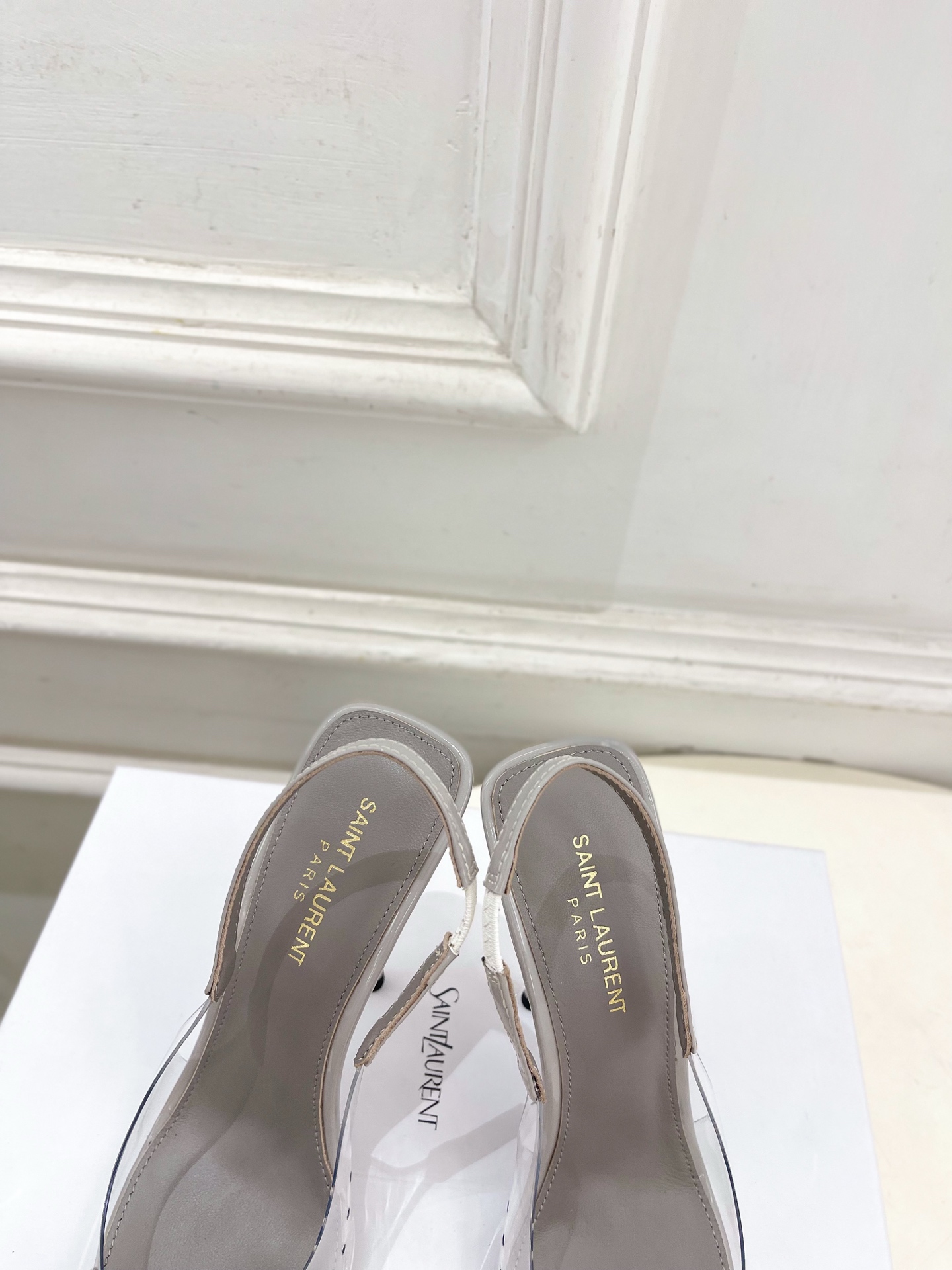 SAIN*LAURENT  圣罗兰 26𝐬𝐬2026春夏新品YSL胶片褶皱后空高跟凉鞋 上新☑️————