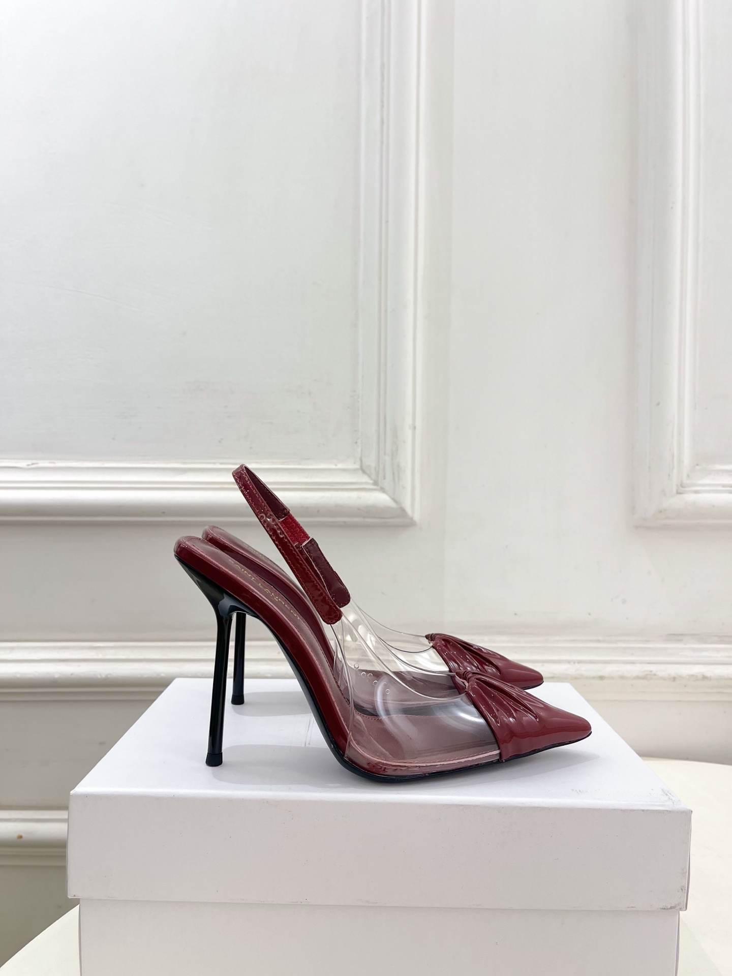 SAIN*LAURENT  圣罗兰 26𝐬𝐬2026春夏新品YSL胶片褶皱后空高跟凉鞋 上新☑️————