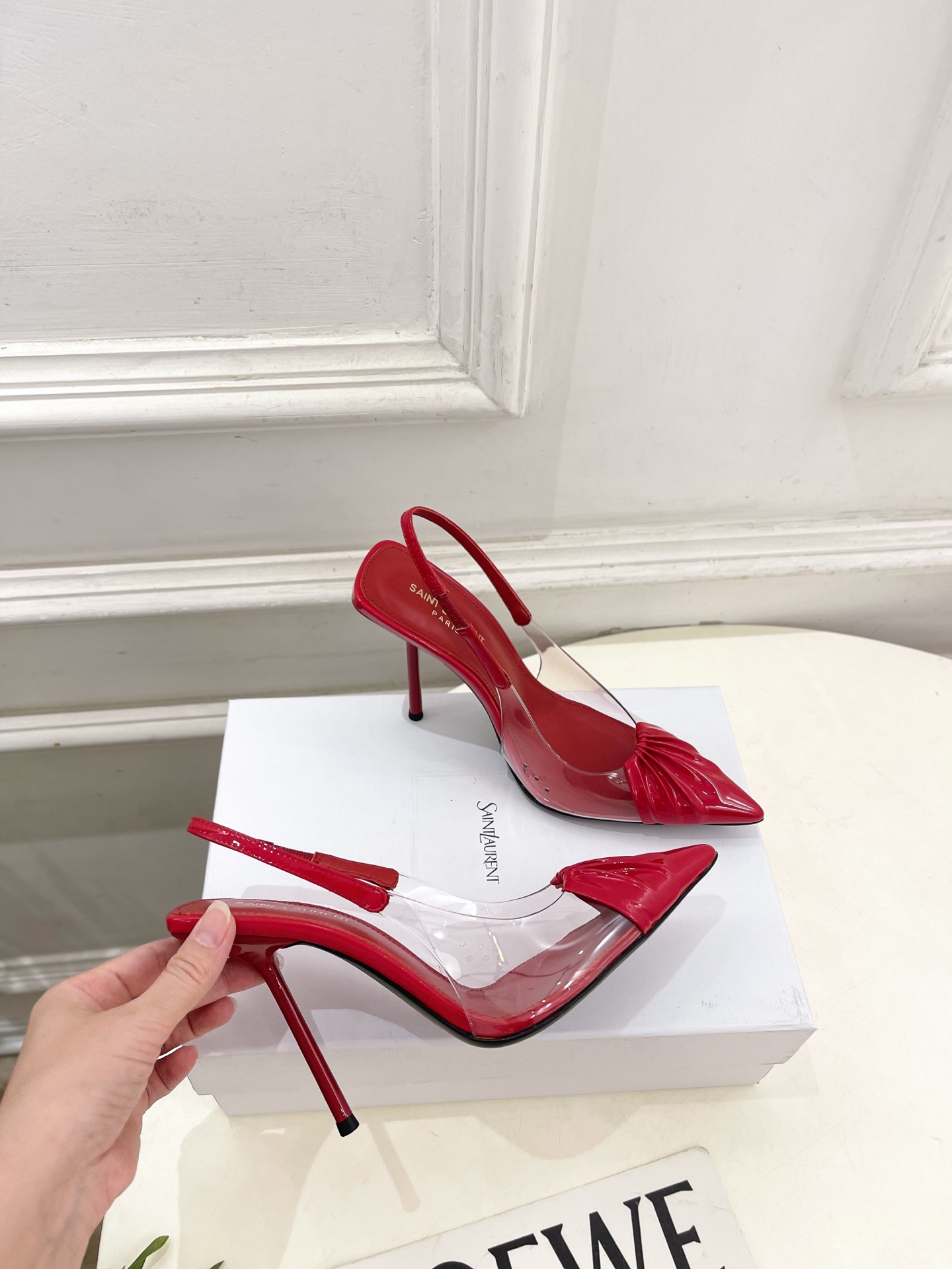 SAIN*LAURENT  圣罗兰 26𝐬𝐬2026春夏新品YSL胶片褶皱后空高跟凉鞋 上新☑️————