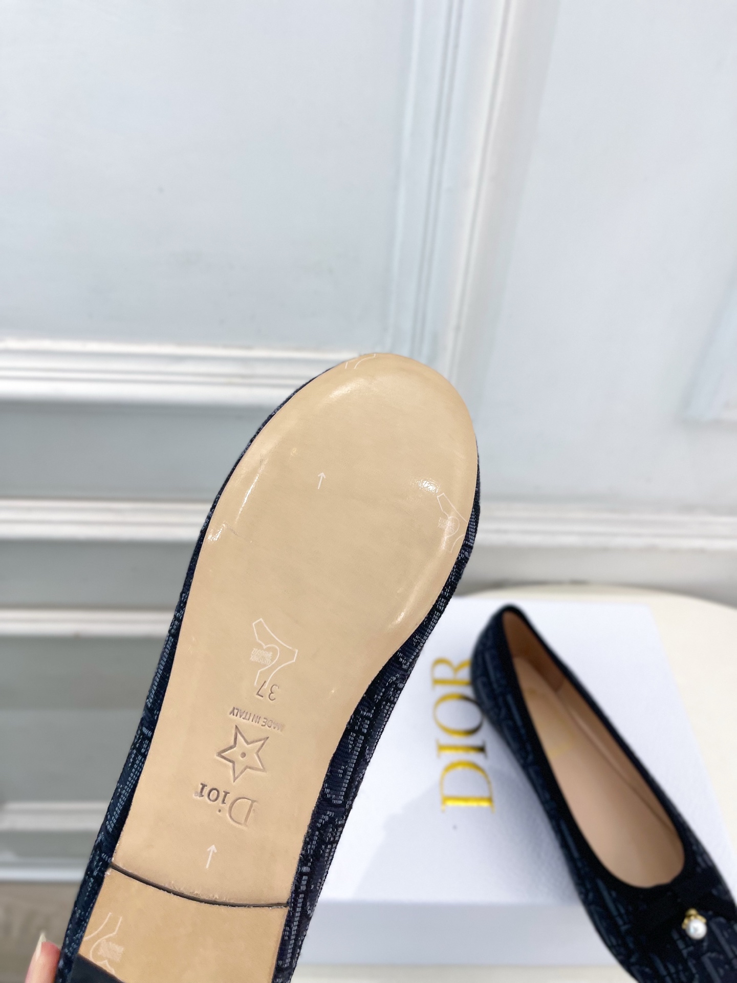 Dior |  迪奥  26𝐬𝐬 🧡💚2026春夏新品 顶级版本⚠️专柜主打新款 CD珍珠蝴蝶结圆头芭蕾