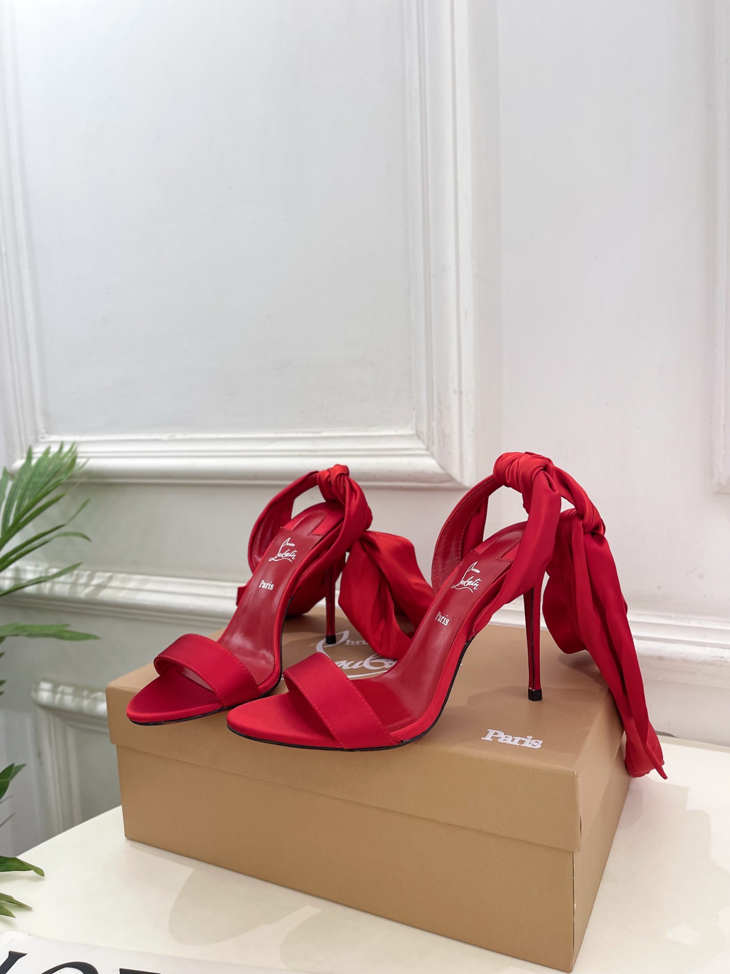 Christian Louboutin路铂廷 26ss✨ 2026春夏新品 CL彩色真丝蝴蝶结🎀高跟凉鞋 Christian Louboutin路铂廷 26ss✨ 2026春夏新品 CL彩色真丝蝴蝶结🎀高跟凉鞋