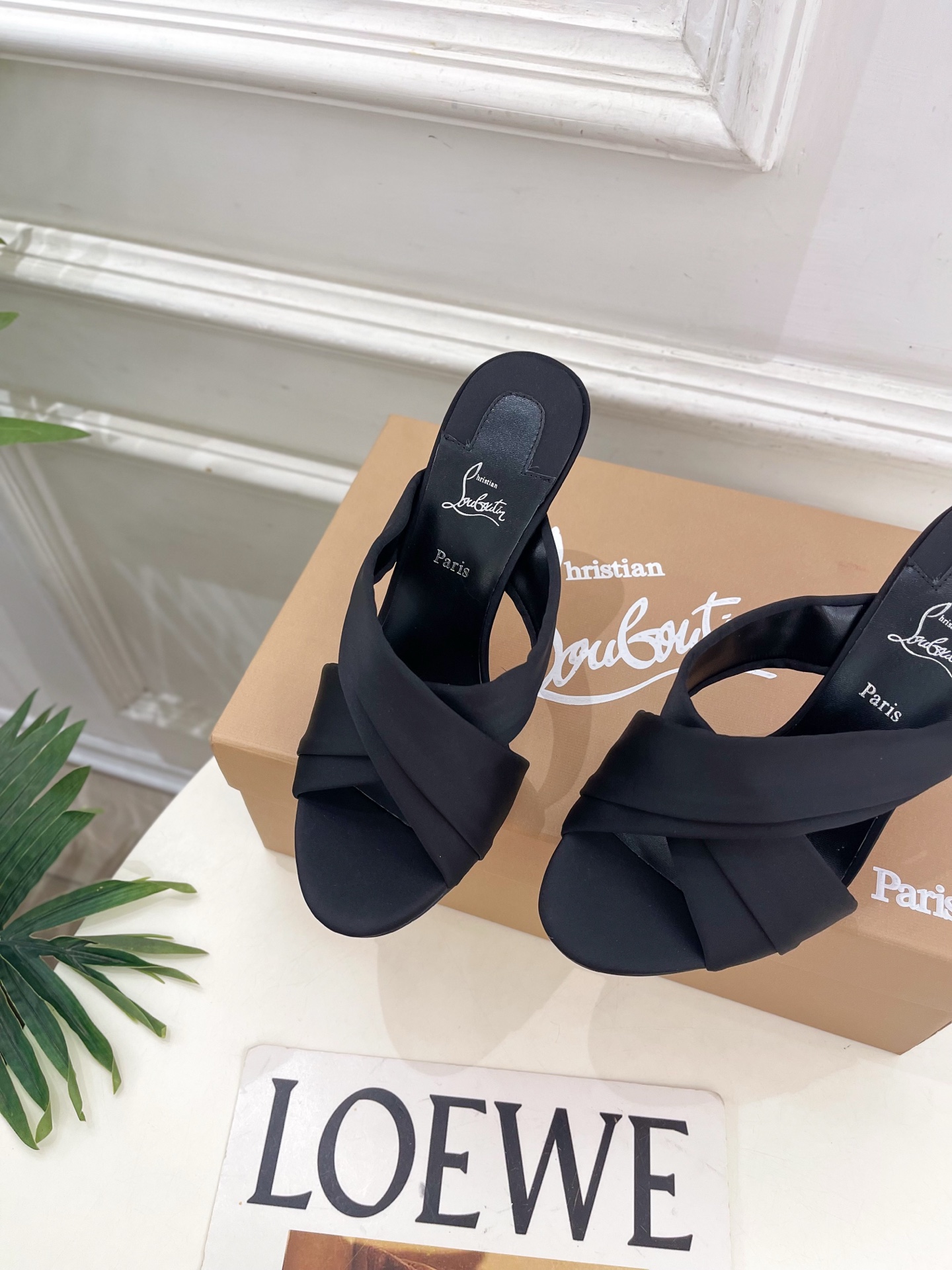 Christian Louboutin路铂廷 26ss✨ 2026春夏新品 CL彩色真丝褶皱交叉带高跟拖 Christian Louboutin路铂廷 26ss✨ 2026春夏新品 CL彩色真丝褶皱交叉带高跟拖