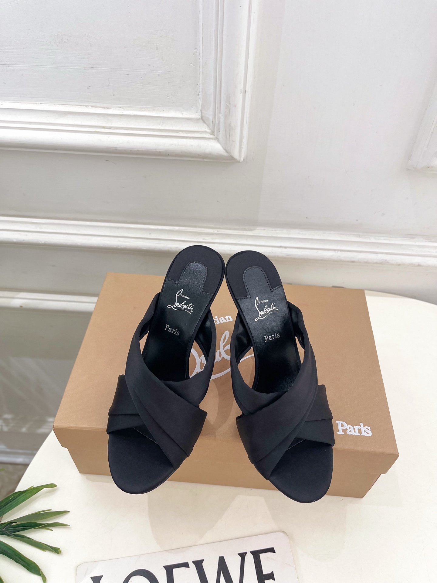 Christian Louboutin路铂廷 26ss✨ 2026春夏新品 CL彩色真丝褶皱交叉带高跟拖