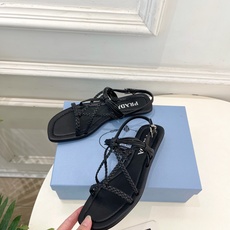 PRADA 普拉达 26𝐬𝐬 🌈2026春夏新品 专柜走秀款复古编织罗马平底凉鞋 系列〰鞋面:原版高定 PRADA 普拉达 26𝐬𝐬 🌈2026春夏新品 专柜走秀款复古编织罗马平底凉鞋 系列〰鞋面:原版高定