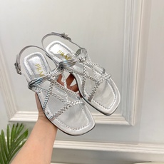 PRADA 普拉达 26𝐬𝐬 🌈2026春夏新品 专柜走秀款复古编织罗马平底凉鞋 系列〰鞋面:原版高定 PRADA 普拉达 26𝐬𝐬 🌈2026春夏新品 专柜走秀款复古编织罗马平底凉鞋 系列〰鞋面:原版高定