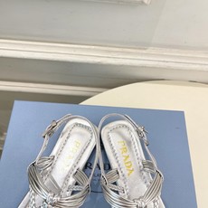 PRADA 普拉达 26𝐬𝐬 🌈2026春夏新品 专柜走秀款复古编织罗马平底凉鞋 系列〰鞋面:原版高定 PRADA 普拉达 26𝐬𝐬 🌈2026春夏新品 专柜走秀款复古编织罗马平底凉鞋 系列〰鞋面:原版高定