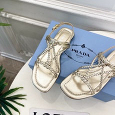 PRADA 普拉达 26𝐬𝐬 🌈2026春夏新品 专柜走秀款复古编织罗马平底凉鞋 系列〰鞋面:原版高定 PRADA 普拉达 26𝐬𝐬 🌈2026春夏新品 专柜走秀款复古编织罗马平底凉鞋 系列〰鞋面:原版高定