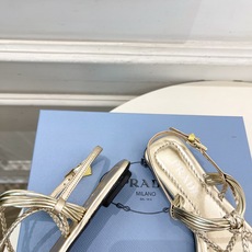 PRADA 普拉达 26𝐬𝐬 🌈2026春夏新品 专柜走秀款复古编织罗马平底凉鞋 系列〰鞋面:原版高定 PRADA 普拉达 26𝐬𝐬 🌈2026春夏新品 专柜走秀款复古编织罗马平底凉鞋 系列〰鞋面:原版高定