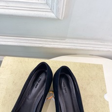 The row 2026春夏新品 TR极简小坡跟方头单鞋—————————作为这两年最受欢迎的设计师牌, The row 2026春夏新品 TR极简小坡跟方头单鞋—————————作为这两年最受欢迎的设计师牌,