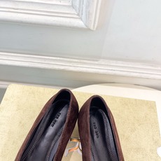 The row 2026春夏新品 TR极简小坡跟方头单鞋—————————作为这两年最受欢迎的设计师牌, The row 2026春夏新品 TR极简小坡跟方头单鞋—————————作为这两年最受欢迎的设计师牌,