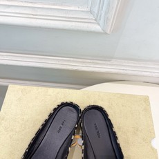 The row 2026春夏新品 TR极简方头平底半拖鞋—————————作为这两年最受欢迎的设计师牌, The row 2026春夏新品 TR极简方头平底半拖鞋—————————作为这两年最受欢迎的设计师牌,