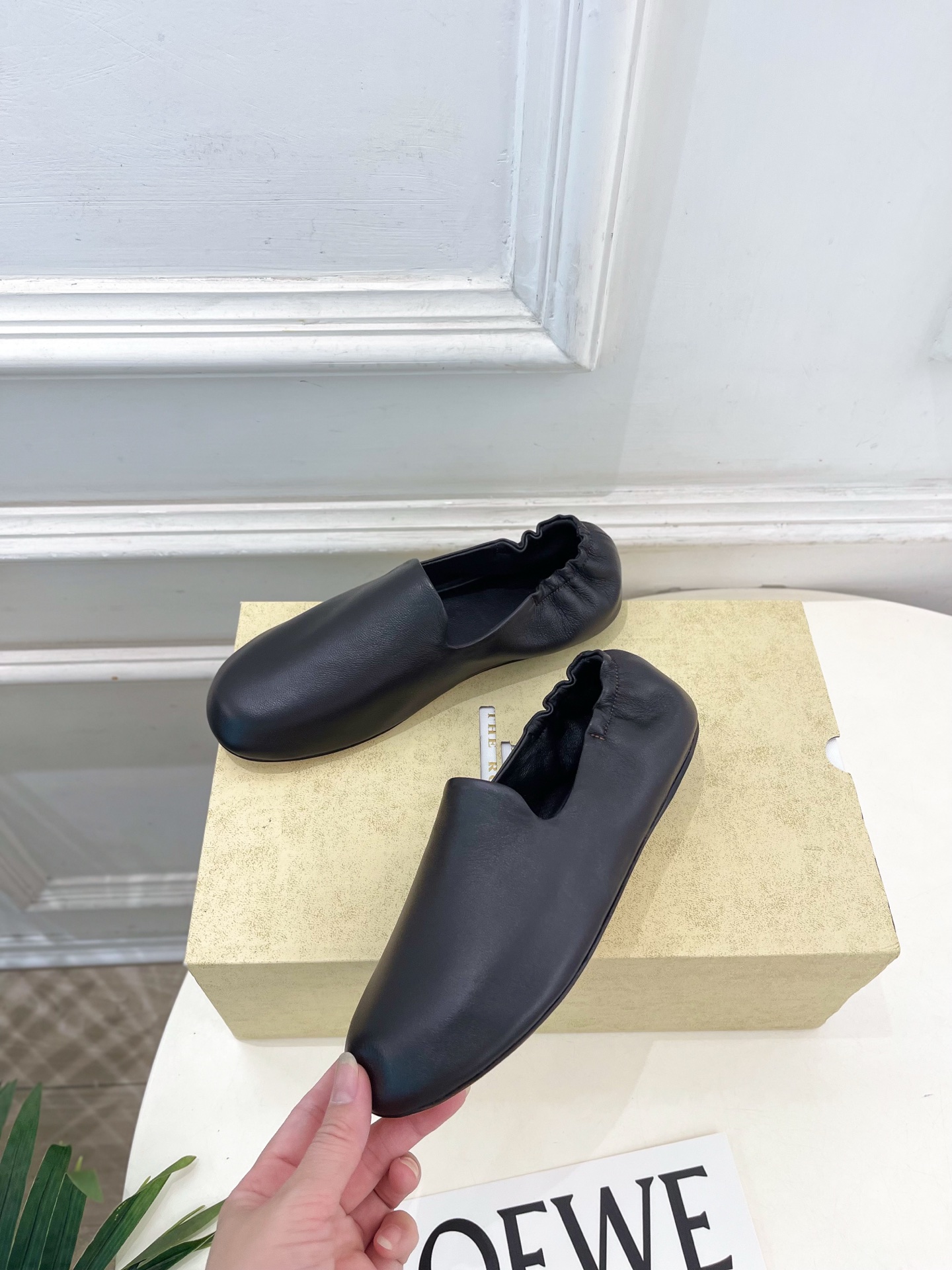 The row 2026春夏新品 TR极简后松紧芭蕾舞奶奶鞋—————————作为这两年最受欢迎的设计师