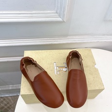 The row 2026春夏新品 TR极简后松紧芭蕾舞奶奶鞋—————————作为这两年最受欢迎的设计师 The row 2026春夏新品 TR极简后松紧芭蕾舞奶奶鞋—————————作为这两年最受欢迎的设计师