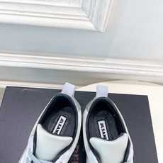 Jil Sander(吉尔·桑达)2026 春夏新品 JD极简真丝绸缎德训休闲鞋————————JS作为 Jil Sander(吉尔·桑达)2026 春夏新品 JD极简真丝绸缎德训休闲鞋————————JS作为