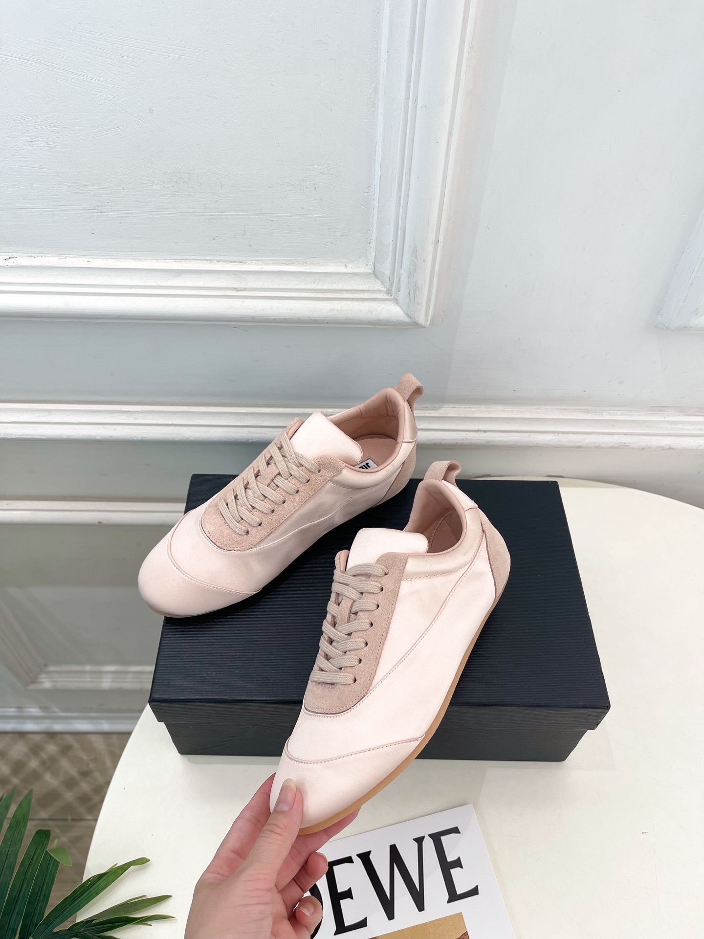 Jil Sander(吉尔·桑达）2026 春夏新品 JD极简真丝绸缎德训休闲鞋————————JS作为