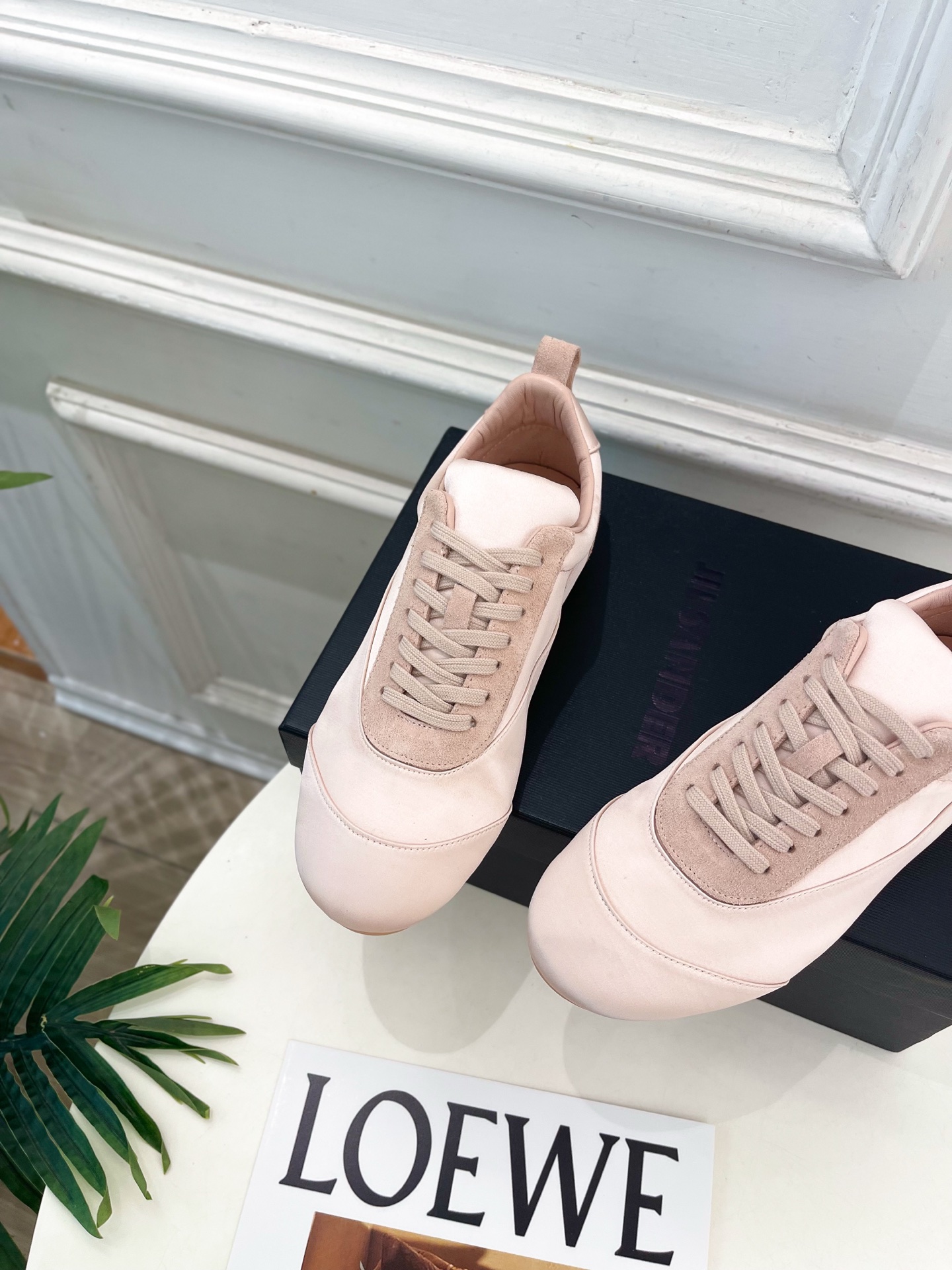 Jil Sander(吉尔·桑达）2026 春夏新品 JD极简真丝绸缎德训休闲鞋————————JS作为