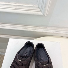 Jil Sander(吉尔·桑达)2026 春夏新品 JD x PUMA联名款阿甘休闲运动鞋—————— Jil Sander(吉尔·桑达)2026 春夏新品 JD x PUMA联名款阿甘休闲运动鞋——————