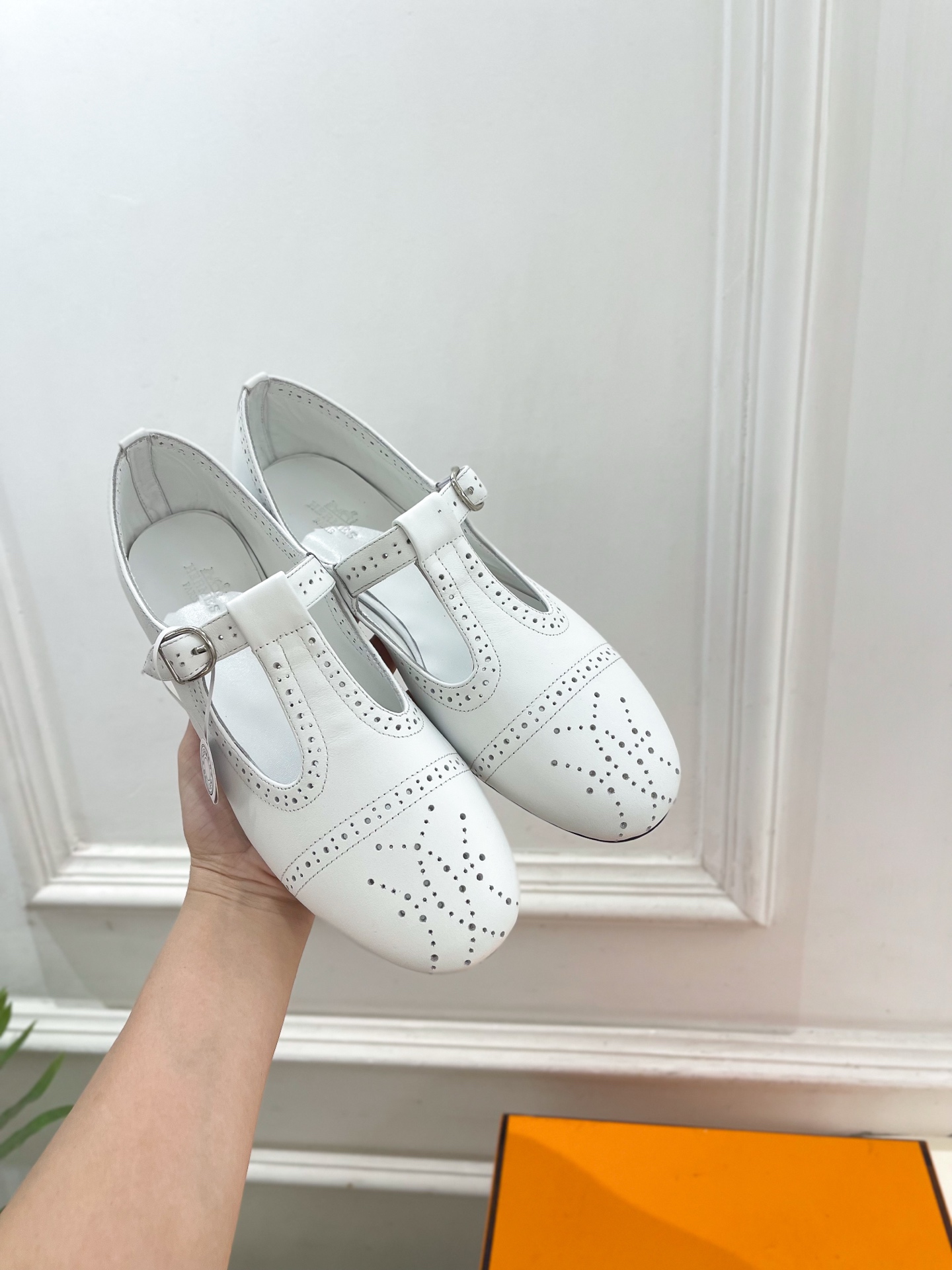 🐎𝐇𝐄𝐑𝐌𝐄* 爱玛仕 26𝐬𝐬 🌈2026春夏新品 专柜新款 复古T字带镂空雕花玛丽珍鞋 系列〰鞋面: 🐎𝐇𝐄𝐑𝐌𝐄* 爱玛仕 26𝐬𝐬 🌈2026春夏新品 专柜新款 复古T字带镂空雕花玛丽珍鞋 系列〰鞋面: