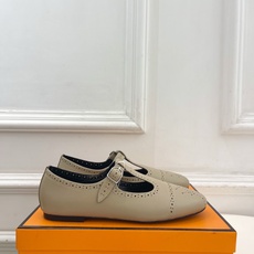 🐎𝐇𝐄𝐑𝐌𝐄* 爱玛仕 26𝐬𝐬 🌈2026春夏新品 专柜新款 复古T字带镂空雕花玛丽珍鞋 系列〰鞋面: 🐎𝐇𝐄𝐑𝐌𝐄* 爱玛仕 26𝐬𝐬 🌈2026春夏新品 专柜新款 复古T字带镂空雕花玛丽珍鞋 系列〰鞋面: